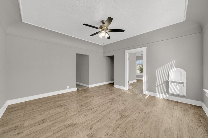 More Photos Of 1409 W Woodlawn Ave, San Antonio Apartments For Sale