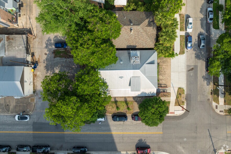More Photos Of 1716 San Antonio St, Austin Loft Creative Space For Sale