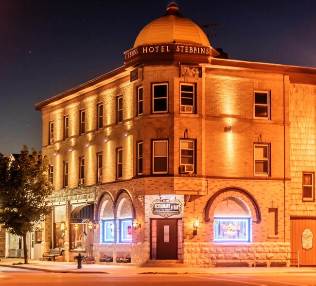 Primary Photo Of 201 Steele St, Algoma Hotel For Sale