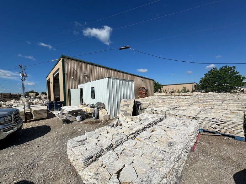 More Photos Of 450 Private Road 917, Georgetown Warehouse For Sale