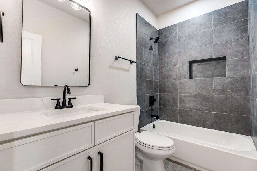 More Photos Of 6655 Mountain Trl, Dallas Apartments For Sale