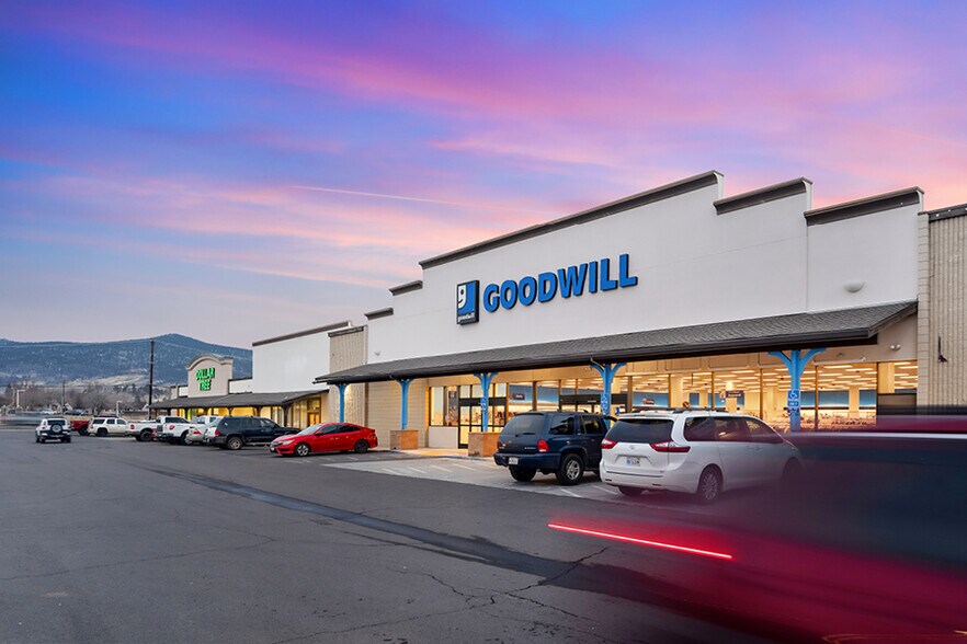 More Photos Of 2545 Main St, Susanville Storefront For Sale