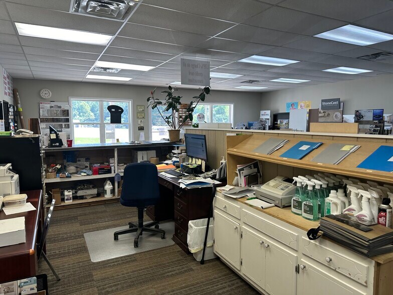 More Photos Of 455 E Main St, Parsons General Retail For Sale