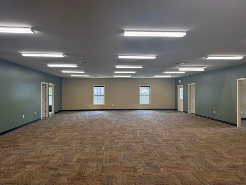 More Photos Of 9522 Lima Rd, Fort Wayne Office For Sale