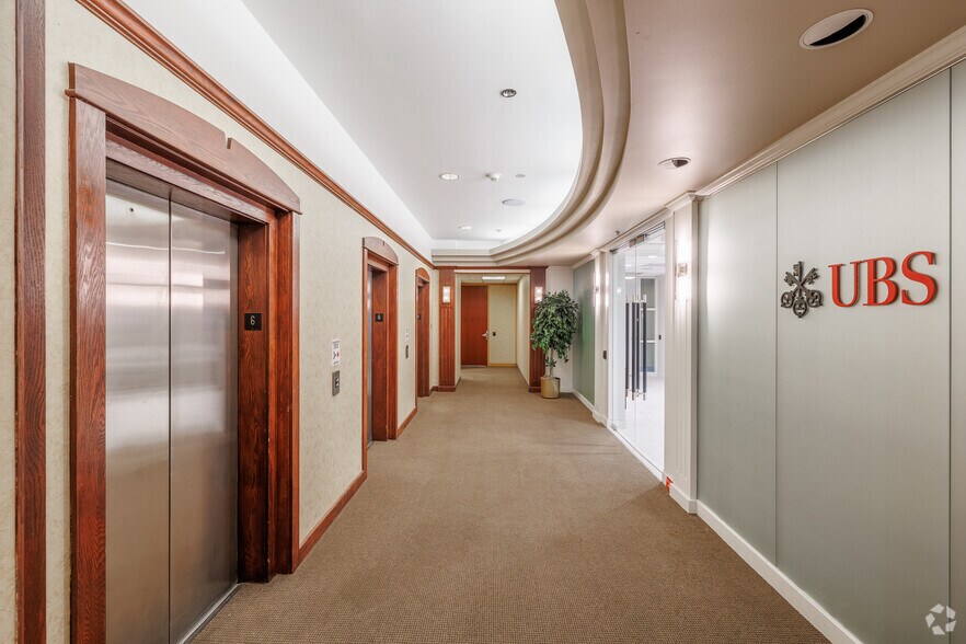 More Photos Of 441 S Salina St, Syracuse Office For Lease