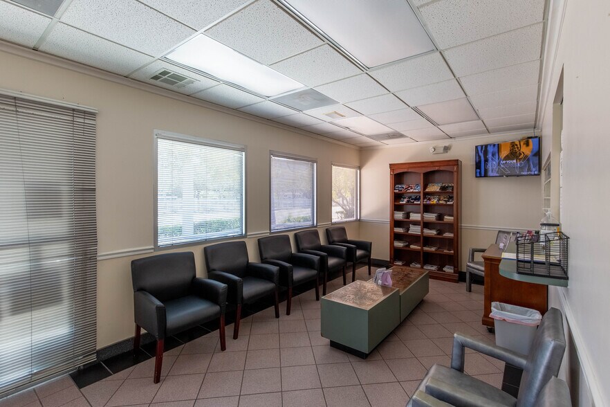 More Photos Of 2419 S Seacrest Blvd, Boynton Beach Medical For Sale