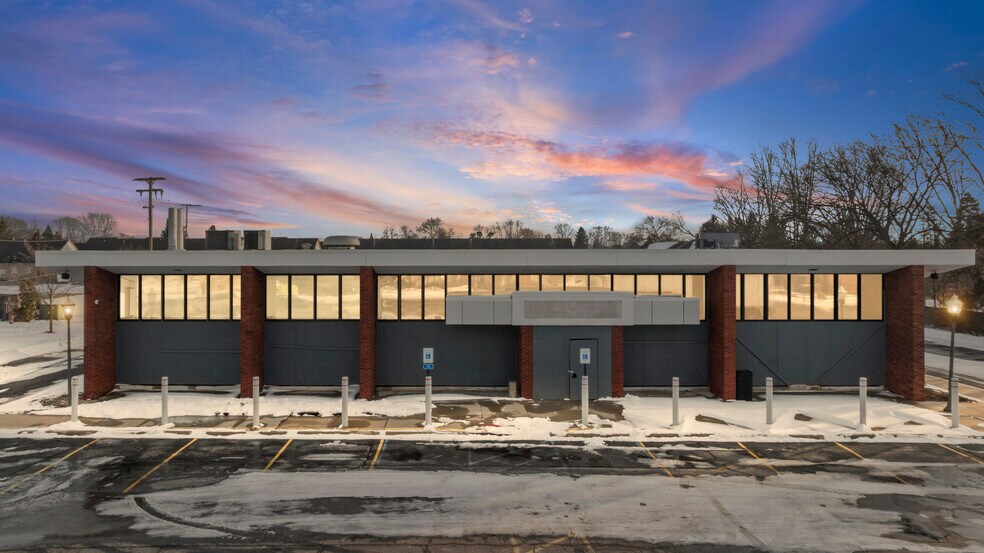Primary Photo Of 3900 E 14 Mile Rd, Warren Bank For Sale