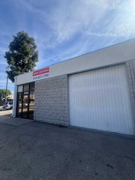 Primary Photo Of 7226 Valjean Ave, Van Nuys Warehouse For Lease