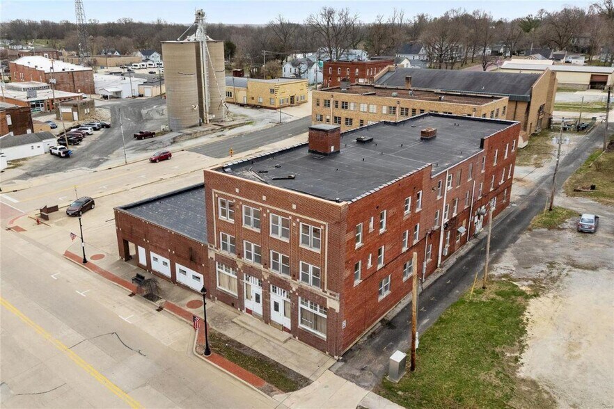 More Photos Of 612 W Gallatin St, Vandalia Apartments For Sale