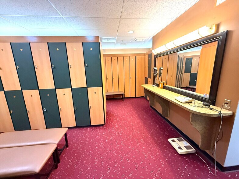 More Photos Of 419 Kays Dr, Normal Industrial For Sale