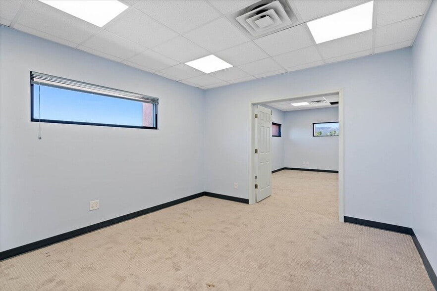 More Photos Of 7530 E Nonchalant Ave, Carefree Medical For Sale