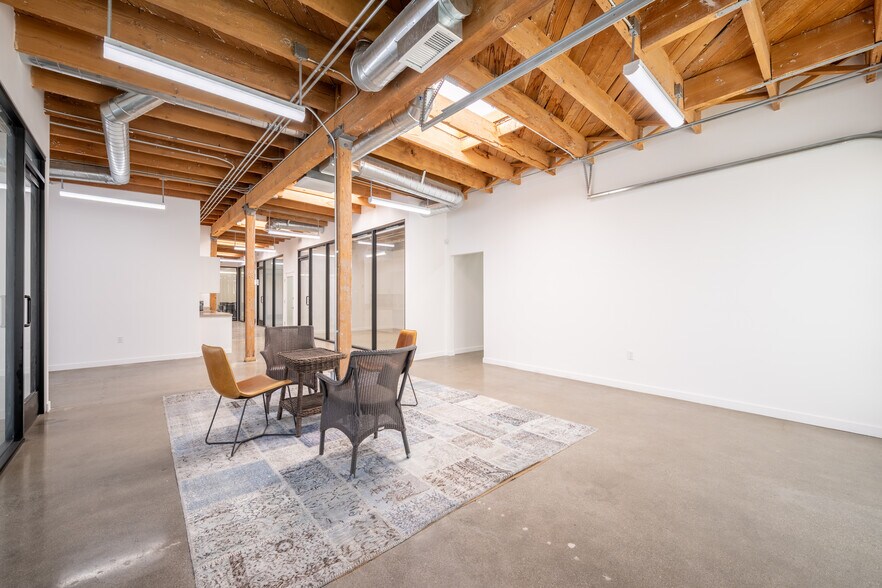 More Photos Of 2842-2912 Colorado Ave, Santa Monica Flex For Lease