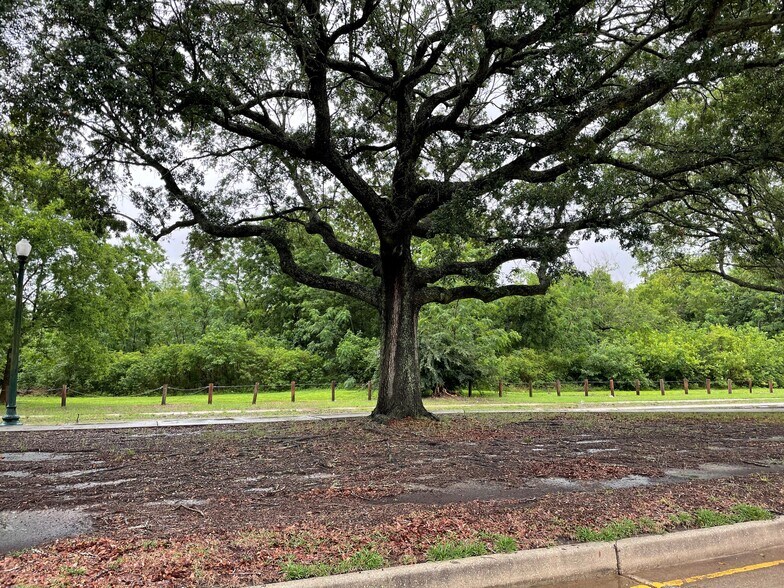 More Photos Of 10046 I-10 Service Road Rd, New Orleans Land For Sale