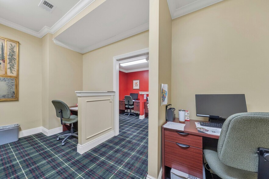 More Photos Of 47 E Main St, Ramsey Office Residential For Lease