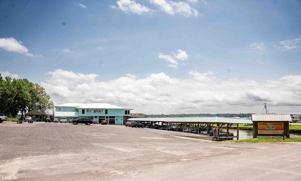 More Photos Of 371 Navaho Trl, Onalaska Hotel For Sale