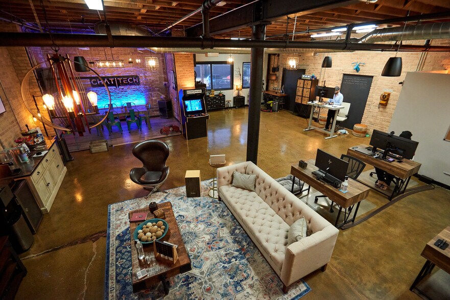 More Photos Of 4256 N Ravenswood Ave, Chicago Loft Creative Space For Lease