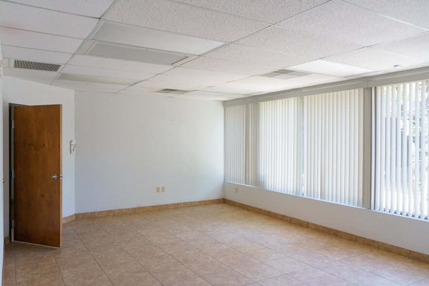 More Photos Of 650 W Southern Ave, Mesa Medical For Sale