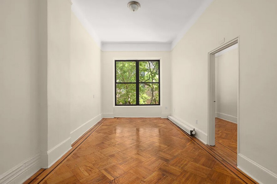 More Photos Of 4 W 90th St, New York Apartments For Sale