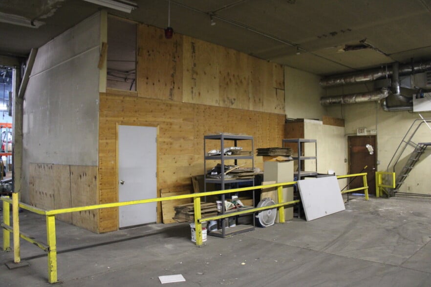 More Photos Of 319 Main Ave W, Twin Falls Storefront For Sale