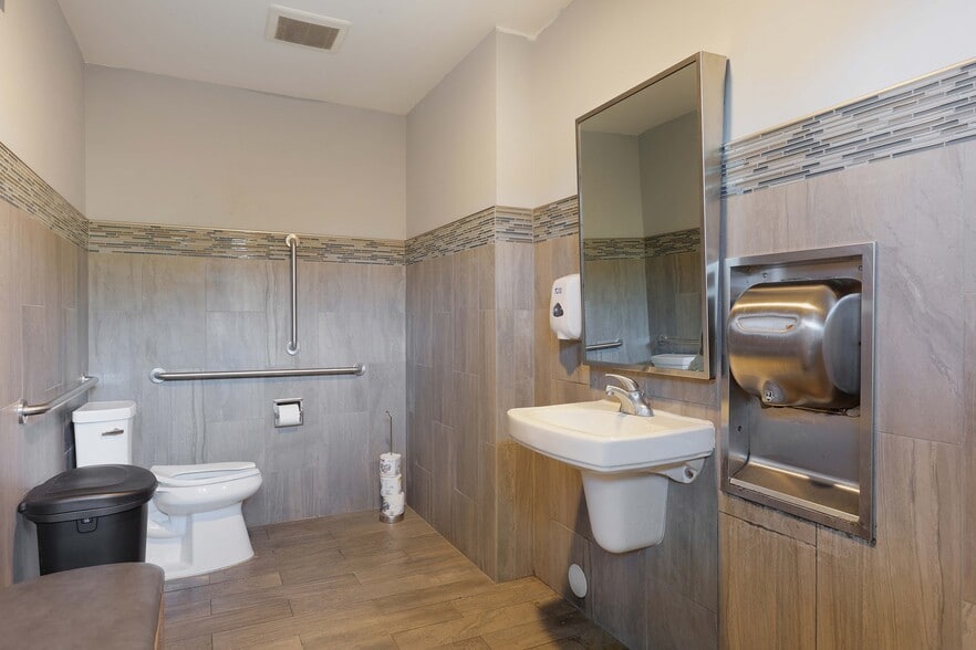 More Photos Of 64 Steiner Ave, Neptune City Warehouse For Lease