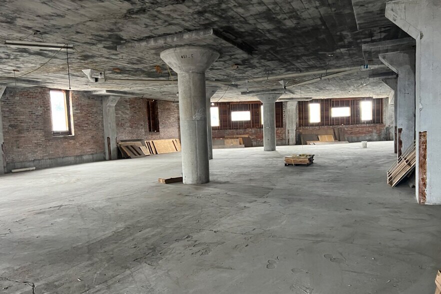 More Photos Of 1127 W 8th St, Kansas City Warehouse For Lease
