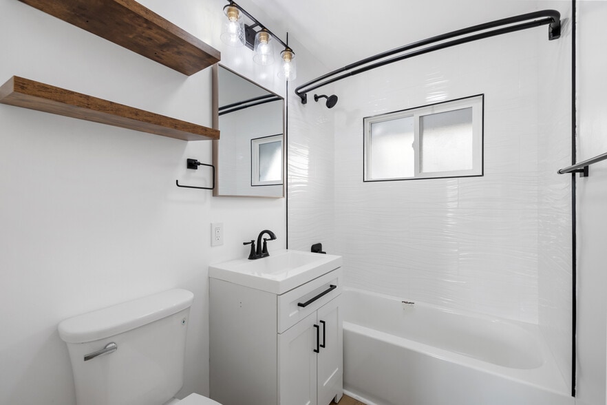 More Photos Of 114 Madison Ave, Chula Vista Apartments For Sale