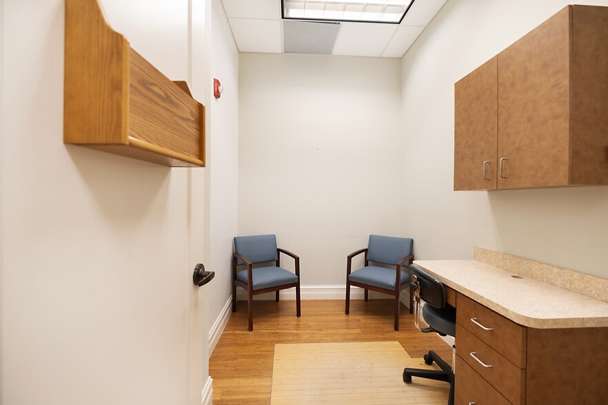 More Photos Of 3021 N Airport Pulling Rd, Naples Office For Sale