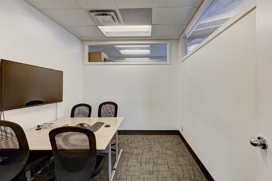 More Photos Of 510 Boul Saint-Laurent, Montréal Loft Creative Space For Sale