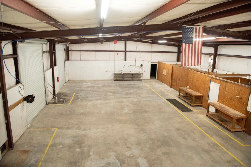 More Photos Of 4134 US 441, Lake City Light Manufacturing For Lease