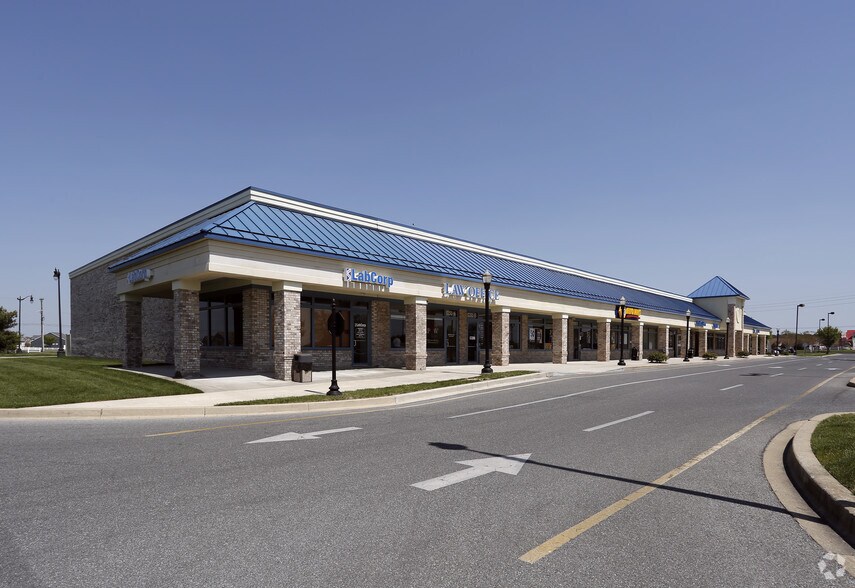 More Photos Of 17252 N Village Main Blvd, Lewes General Retail For Lease