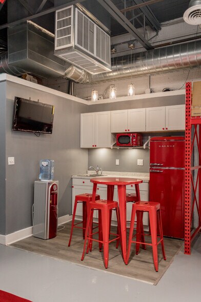 More Photos Of 16813 Wyoming, Detroit Showroom For Sale
