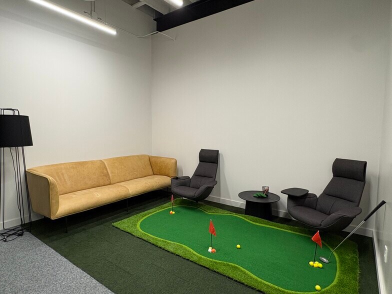 More Photos Of 2 W 1st St, Duluth Storefront For Sale