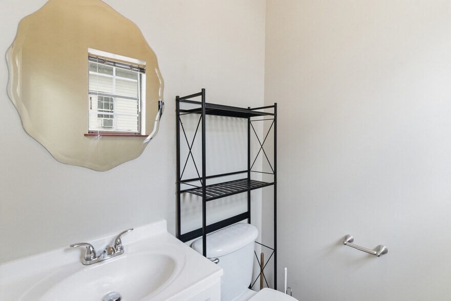 More Photos Of 723 Hardy St, Hattiesburg Office For Sale