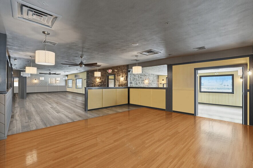 More Photos Of 332 Farnum Pike, Smithfield Restaurant For Sale