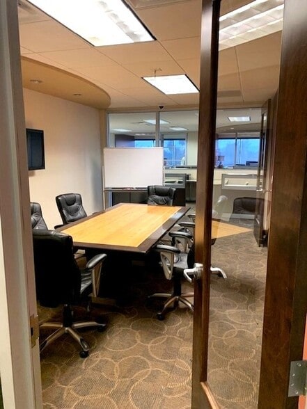 More Photos Of 2633 E Indian School Rd, Phoenix Office For Sale
