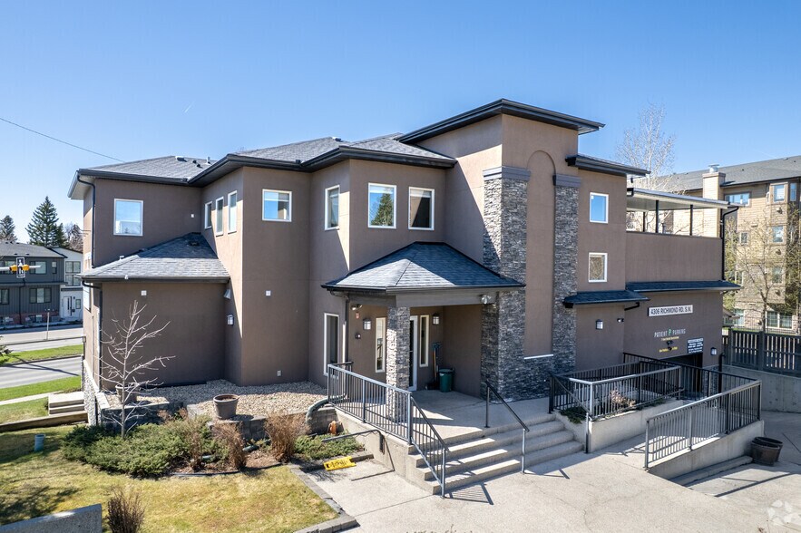 More Photos Of 4306 Richmond Rd SW, Calgary Medical For Sale