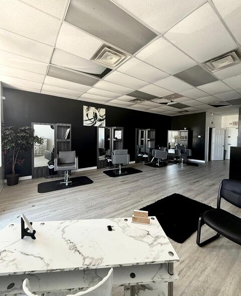 More Photos Of 25241-25251 Eureka Rd, Taylor Storefront Retail Office For Lease