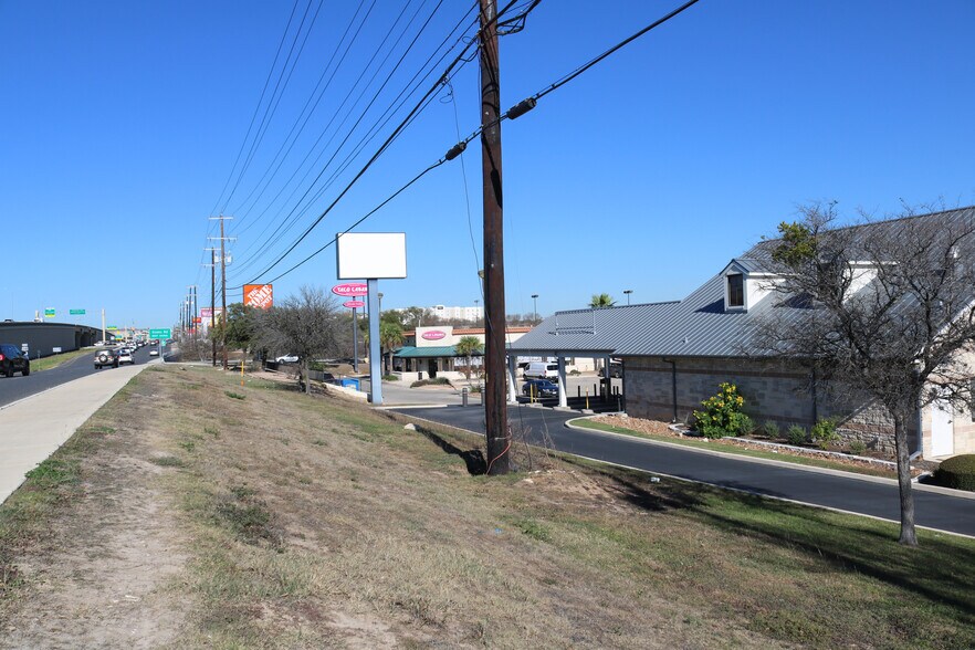 More Photos Of 20710 N US Highway 281, San Antonio Bank For Sale