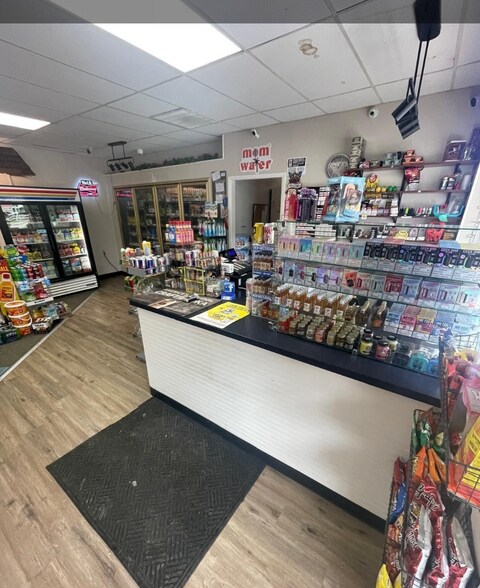 More Photos Of 2870 IN-61, Winslow Convenience Store For Sale