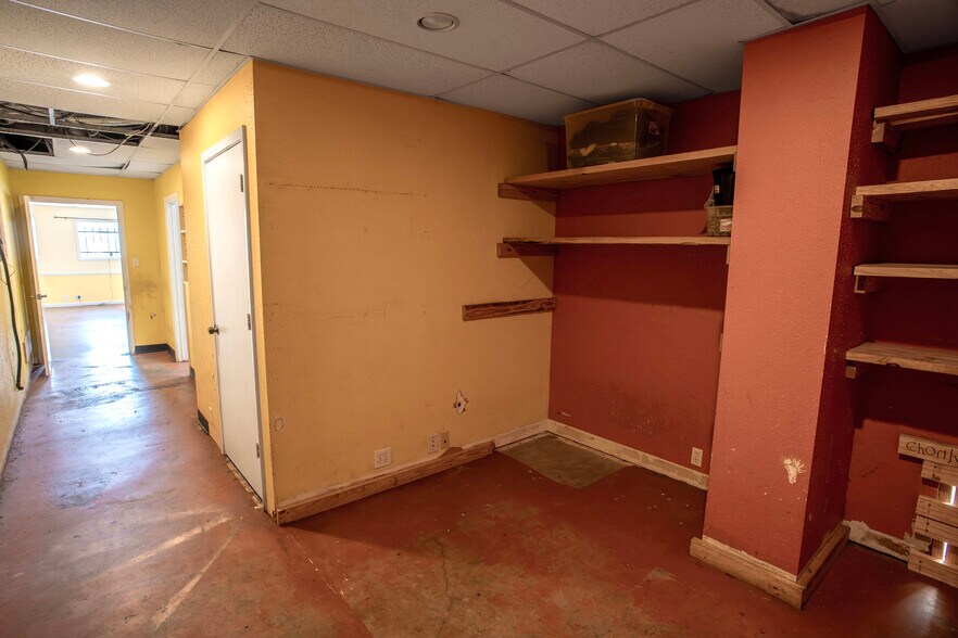 More Photos Of 910 Brenda St, Houston Warehouse For Sale