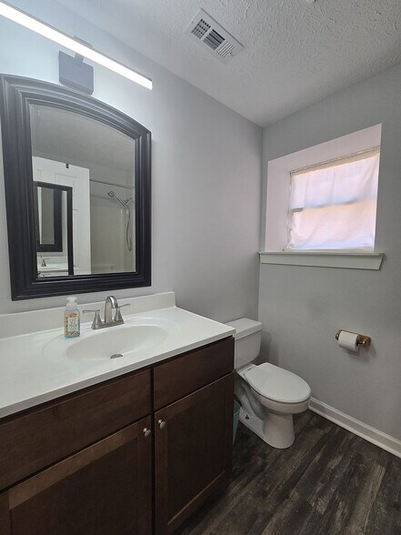 More Photos Of 142 N Main St, Waynesville Storefront Retail Office For Sale