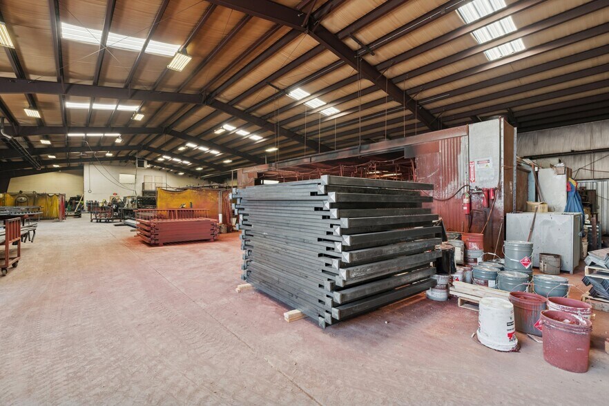 More Photos Of 2627 SW 22nd St, Oklahoma City Warehouse For Sale