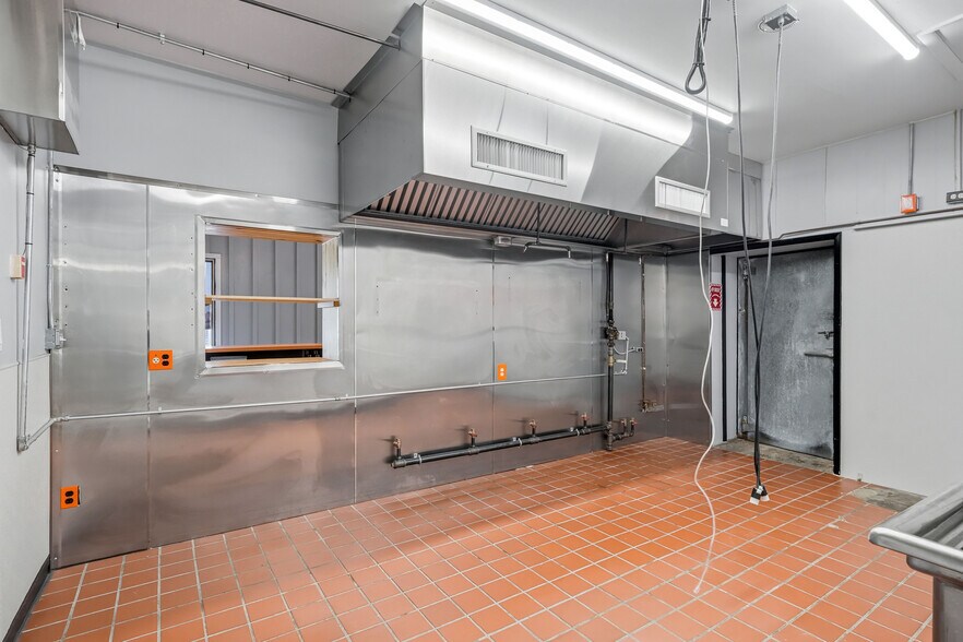 More Photos Of 924 N Bethlehem Pike, Ambler Restaurant For Sale