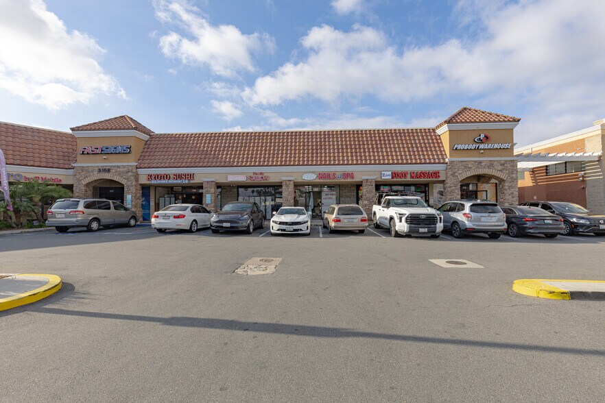More Photos Of 3164-3194 Midway Dr, San Diego Storefront For Sale