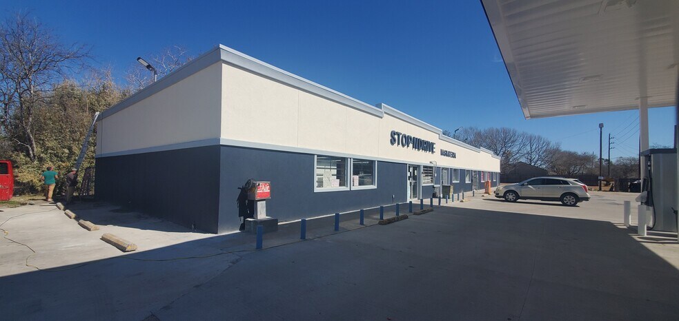 More Photos Of 406 Verhalen Rd, Alvin Storefront Retail Office For Lease