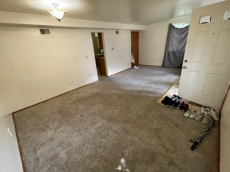 More Photos Of 6801 McKinley Ct, Clairton Apartments For Sale