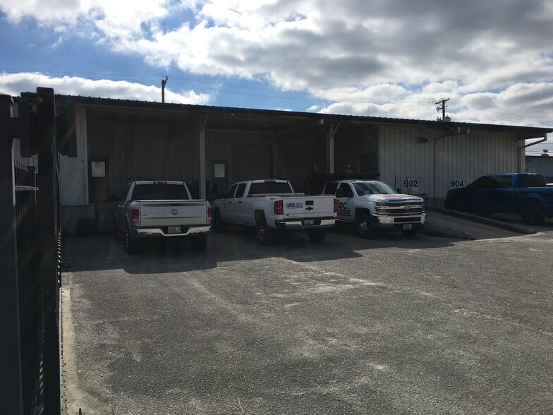 More Photos Of 2610 Tampa East Blvd, Tampa Warehouse For Sale