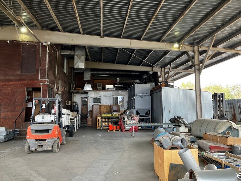 More Photos Of 3500 Chester Ave, Bakersfield Industrial For Sale