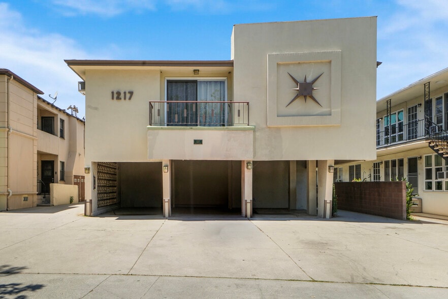 Primary Photo Of 1217 S Orange Grove Ave, Los Angeles Apartments For Sale