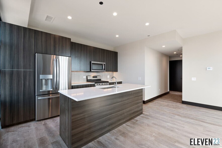 More Photos Of 1123 W Randolph St, Chicago Apartments For Lease